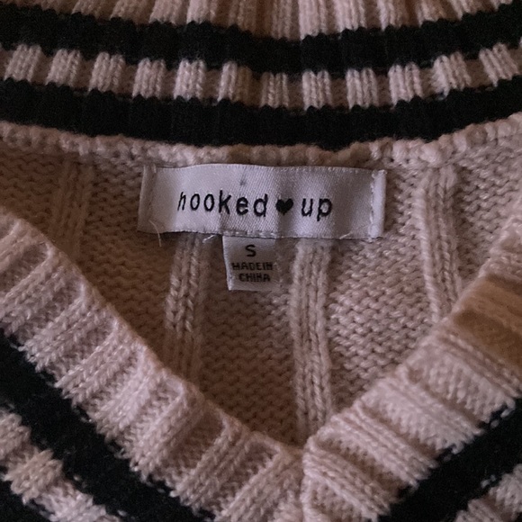 Hooked up white sweater - Picture 2 of 2